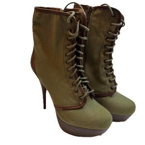 Steve Madden Clovurr Green Lace-Up Boots